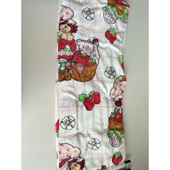 Strawberry Shortcake 50 X 70” Soft Plush Throw Blanket Pink Bicycle Basket Cat - Picture 8 of 11